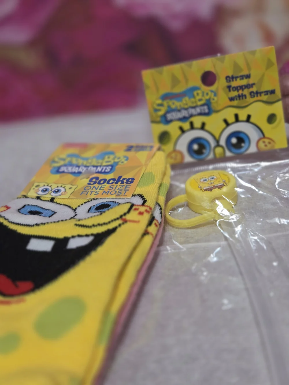 Nickelodeon SpongeBob Yellow Kids Socks & Matching SpongeBob Accessory